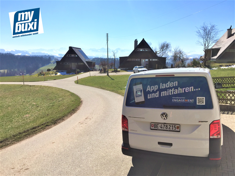 Am Abend und in der Nacht in the middle of nowhere ist eine kleine Markierung einer virtuellen Haltestelle sehr beruhigend.